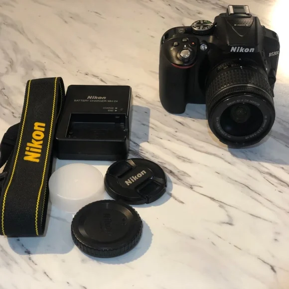 Nikon 5300 - Picture 2 of 6